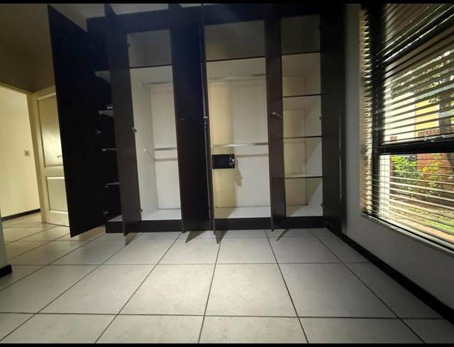 2 BEDROOM APARTMENT FOR SALE IN FOURWAYS